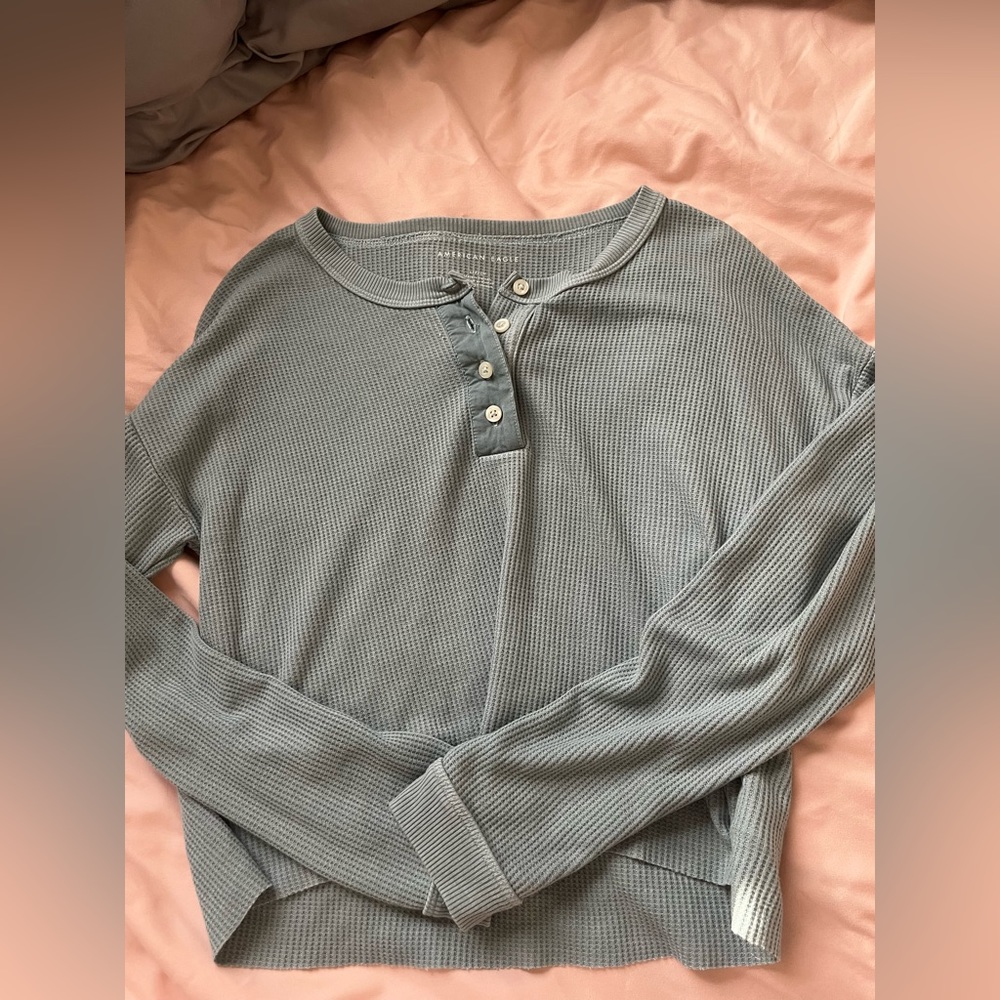 American eagle shirt super cute!